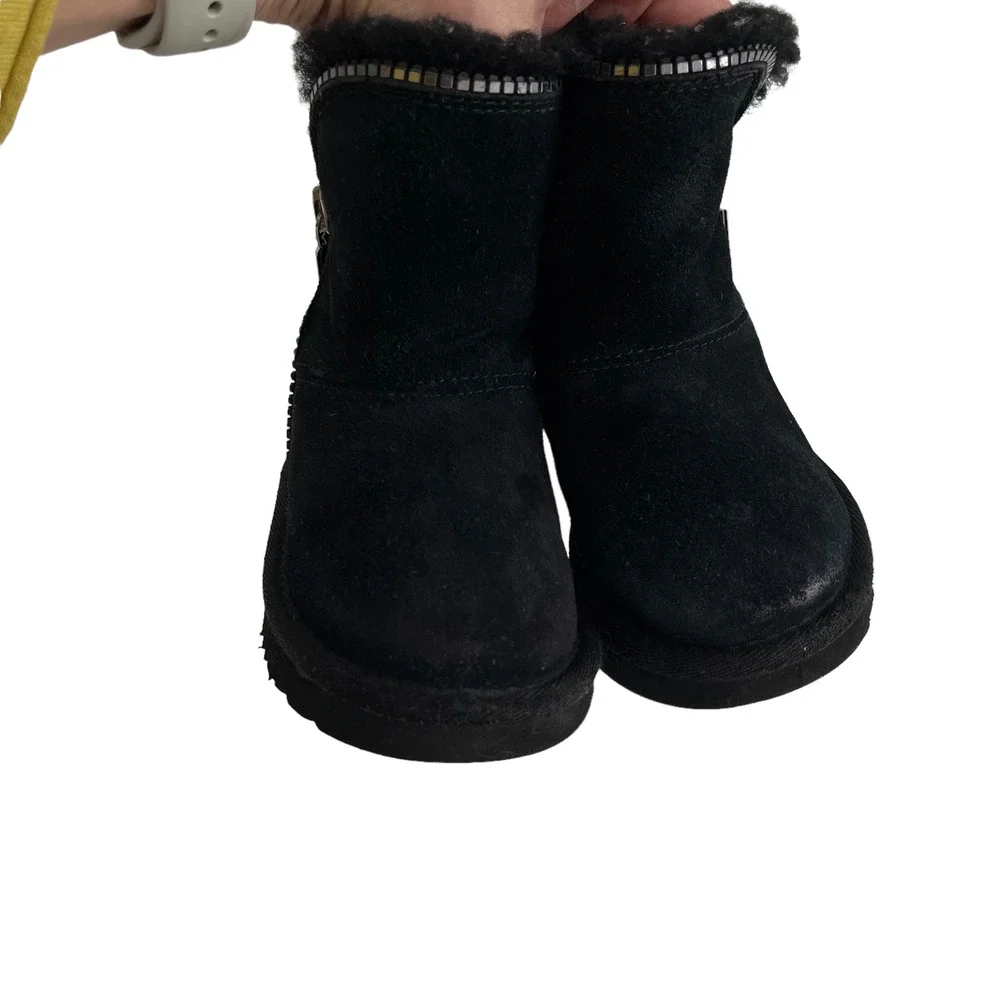 Ugg Florence Black Zipper Winter Snow Boots Baby Girl size 6